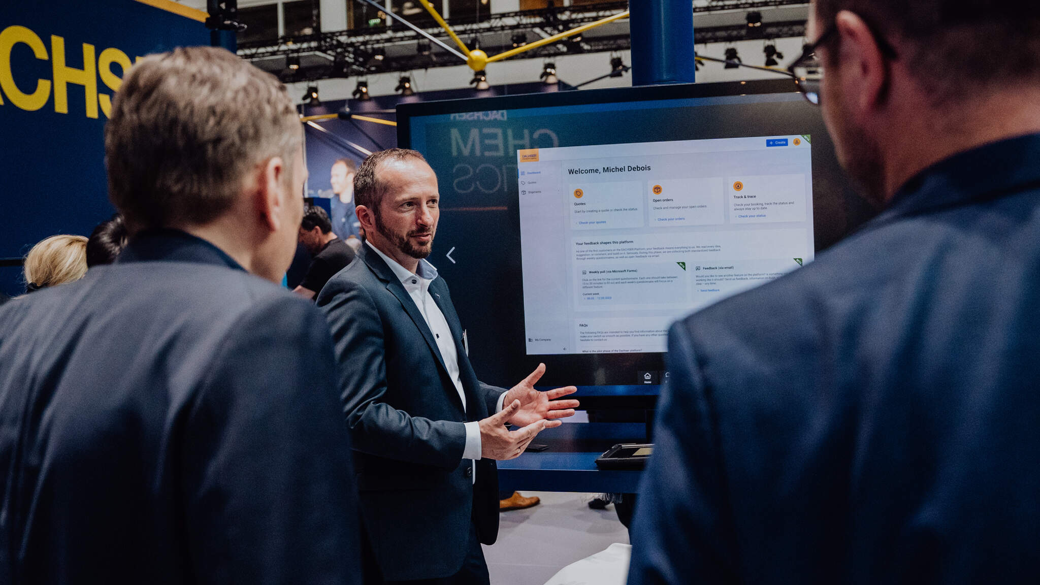 Ralf Messing, Team Leader eLogistics Consulting at DACHSER, demonstrates the dashboard at the transport logistic trade fair in Munich.