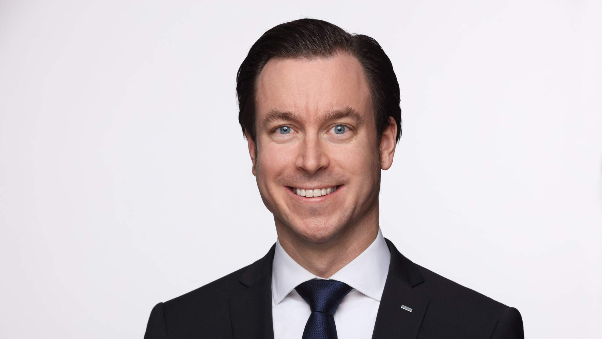 Dr. Tobias Burger will succeed Edoardo Podestà as COO Air & Sea Logistics and member of the Executive Board, effective January 1, 2024. Dr. Tobias Burger will succeed Edoardo Podestà as COO Air & Sea Logistics and member of the Executive Board, effective January 1, 2024.